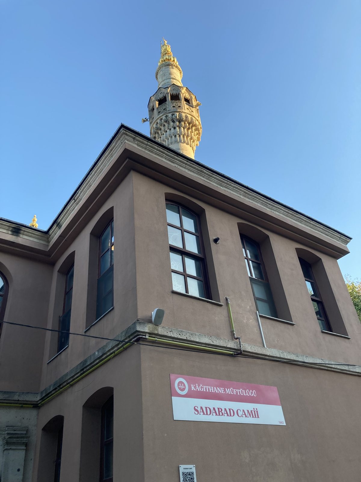 Sadabad Camii'nin minaresi